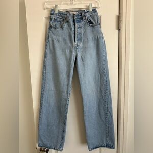Levi’s Ribcage Straight Ankle Jeans, Light/Medium Wash, Size 25